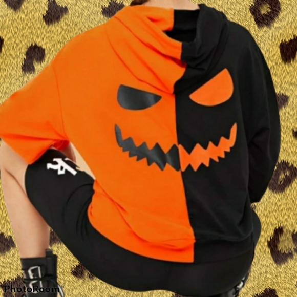 Sweaters - Halloween hoodie